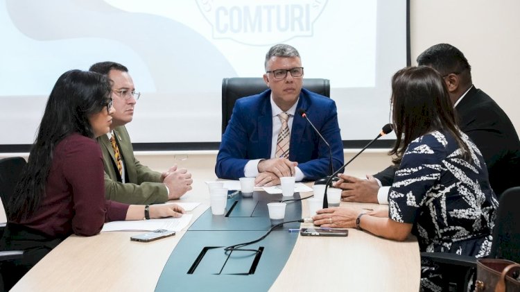 João Carlos comanda primeira reunião da Comissão de Turismo e Relações Internacionais da CMM