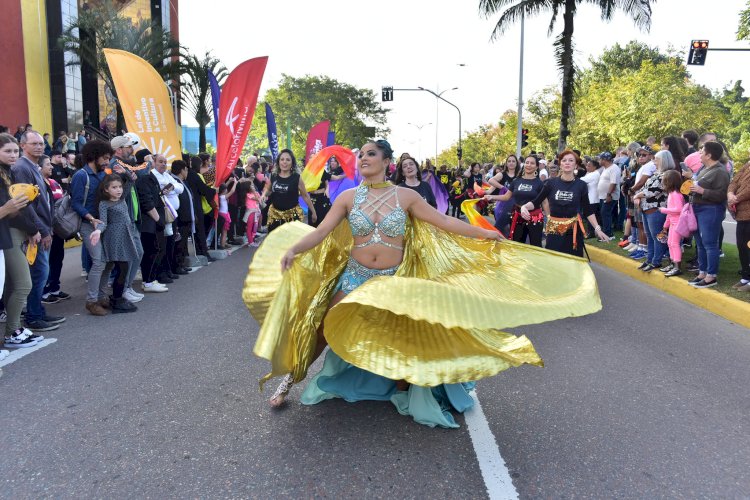 Dance Parade: desfile de movimentos e cores contará também com comitiva da Oktoberfest