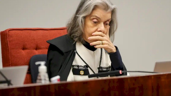 Voto de Cármen Lúcia pode formar maioria para condenar Bolsonaro
