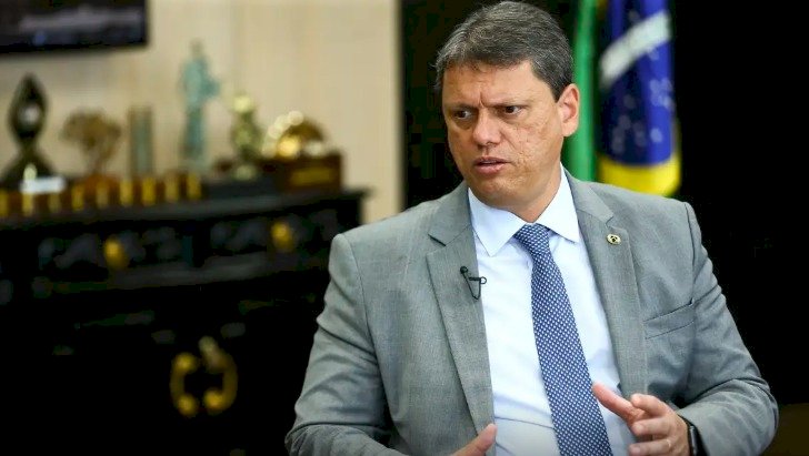 Moraes autoriza visita do governador de São Paulo a Jair Bolsonaro