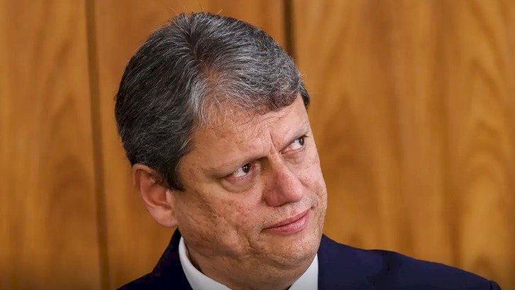 Moraes pede parecer da PGR sobre pedido para investigar Tarcísio