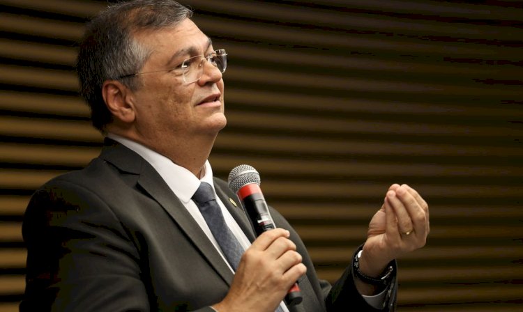 Dino determina que PF investigue conduta de Bolsonaro durante pandemia
