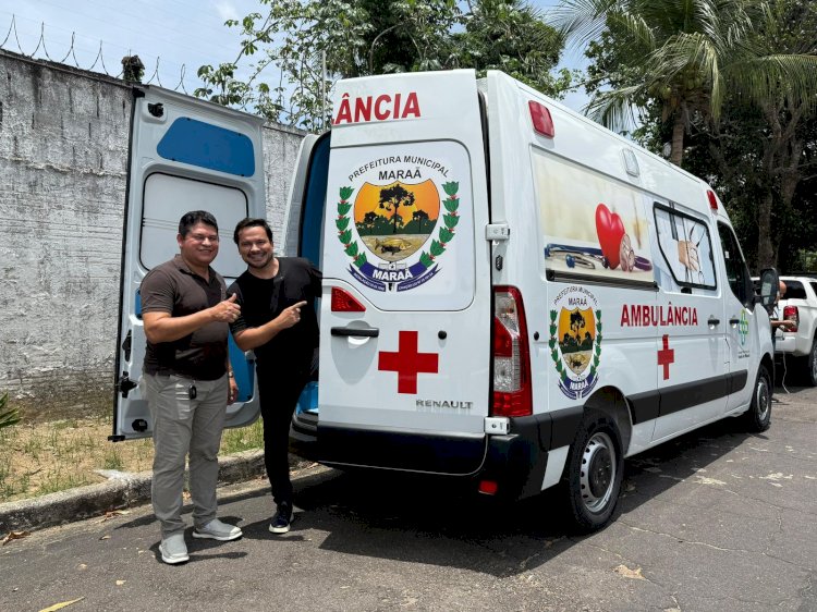 Capitão Alberto Neto faz entrega de ambulância para o município de Maraã
