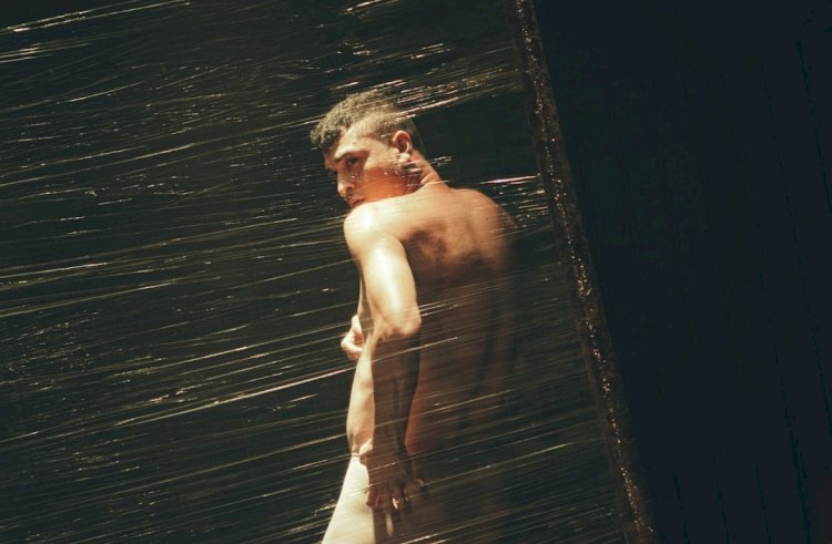 Soufflé de Bodó Company apresenta ‘Alice Músculo +2’ no Festival de Teatro da Amazônia 2025