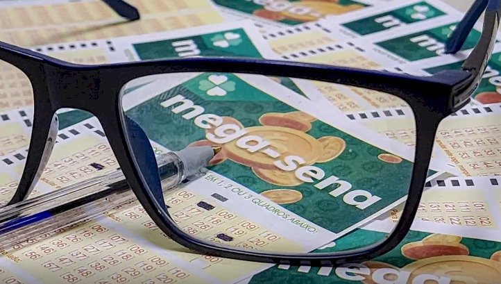 Mega-Sena acumula e prêmio principal vai para R$ 8 milhões
