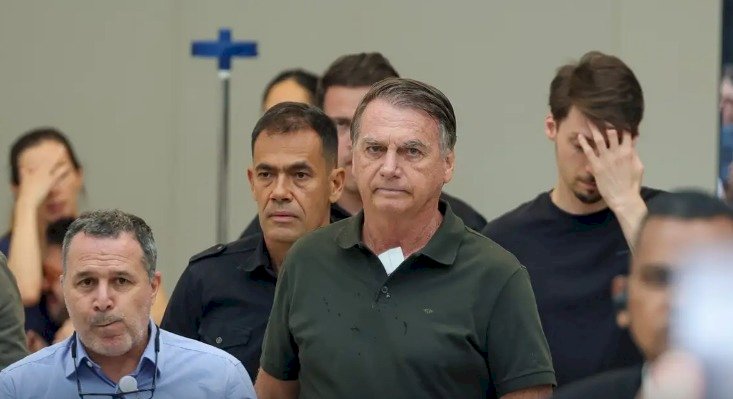 Moraes autoriza internação de Bolsonaro para realização de cirurgia
