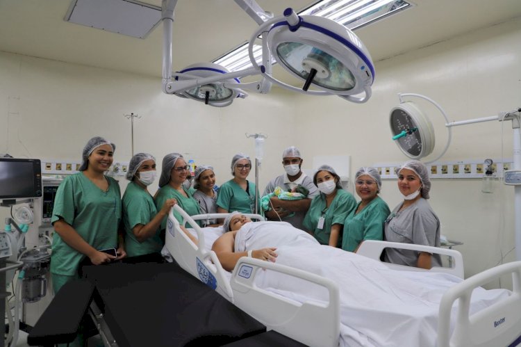 Instituto da Mulher Dona Lindu registra o parto do primeiro bebê de 2026 na rede estadual de saúde