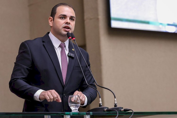 Roberto Cidade reforça lei que protege crianças da exposição online, diante dos protestos por mudanças em jogo online