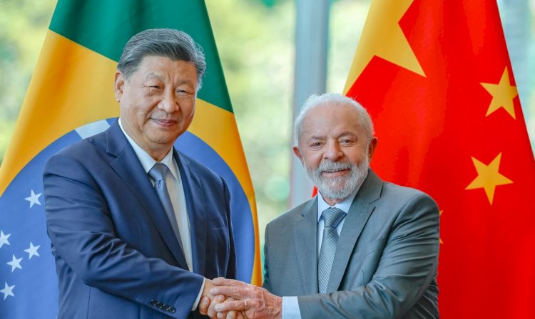 Xi Jinping garante a Lula apoio da China em tempos