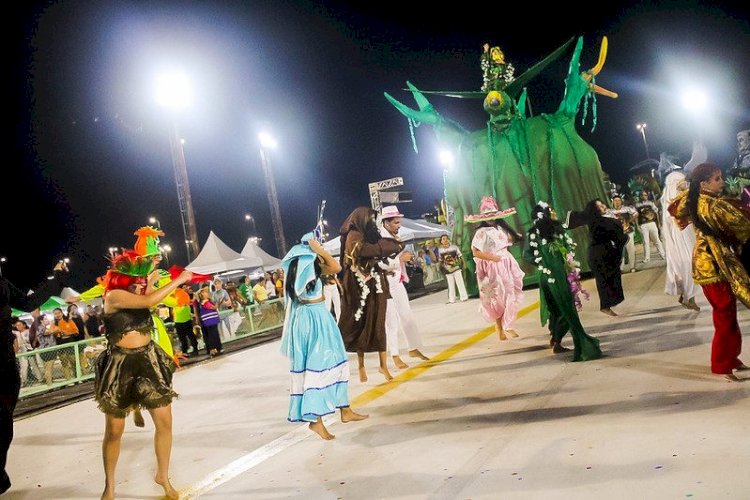 Carnaval na Floresta 2026: Desfiles do Acesso B levam fé, Amazônia e empoderamento feminino à Avenida