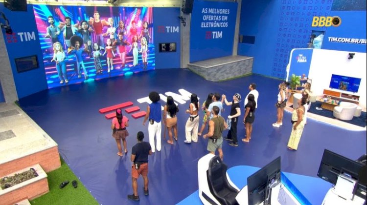 TIM replica loja conceito e destaca oferta do PlayStation 5 em ativação no BBB 26