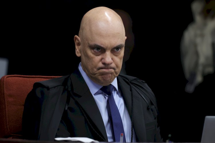 Moraes pede parecer da PGR sobre prisão domiciliar para Bolsonaro