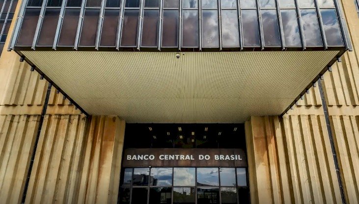 Mercado eleva previsão da inflação para 4,17% este ano